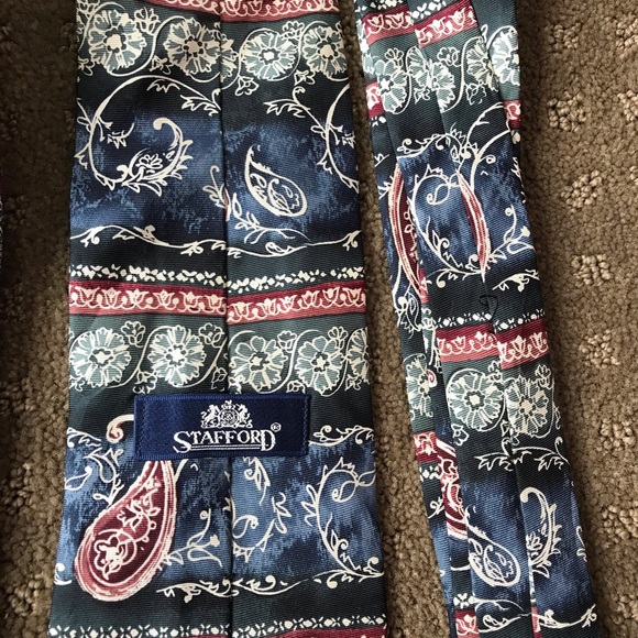 Bundle of 4 unique tie designs, great condition - Picture 7 of 7